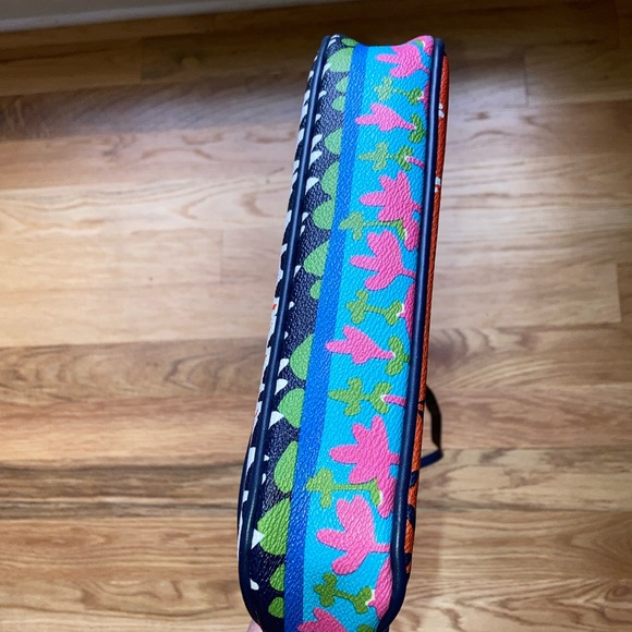 Vera Bradley Rio Stripe Magnetic Flap Crossbody Purse & Rio Stripe Zip Wristlet - Picture 8 of 16